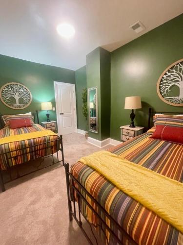 3 bed safari escape with AMPLE parking and bunkbeds in Milwaukee, USA