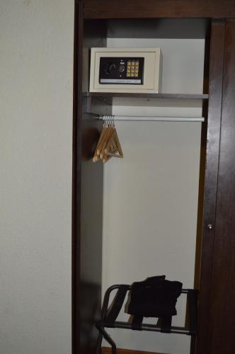 5 twin beds