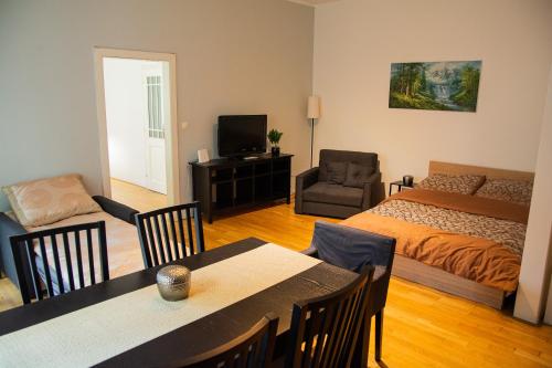City Centre Garden Apartment with parking, Прага (фото 8)