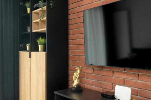 Nowoczesny Apartament z Parkingiem w sasiedztwie Starego ZOO by Noclegi Renters