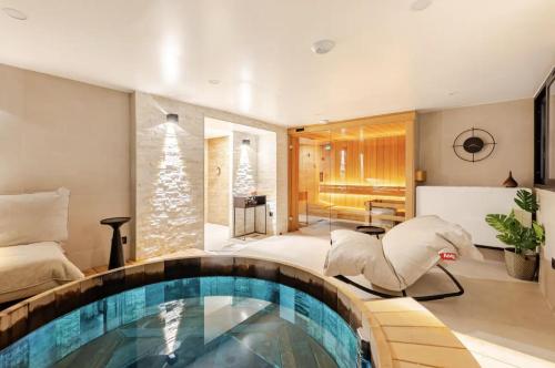 Atypik Hotel                                                                     in Clichy