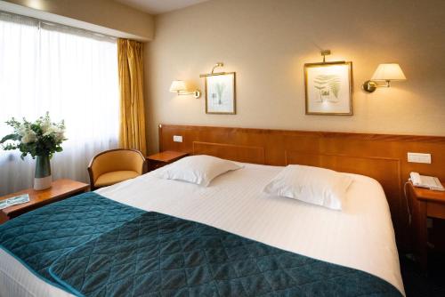 Harmony Double Room image 4