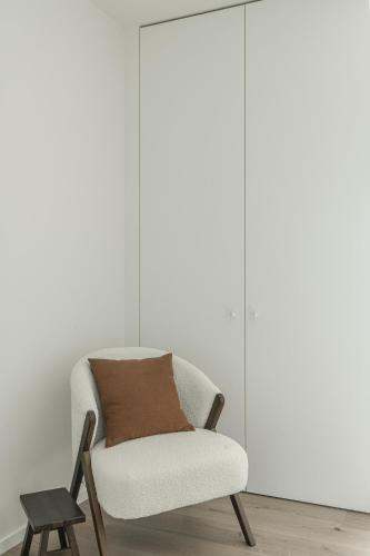 Three-Bedroom Apartment with Park View image 7