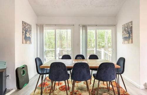 Poconos Paradise Retreat in Tobyhanna, USA