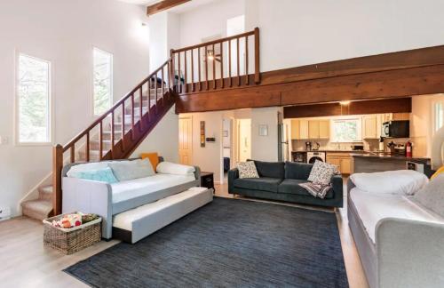 Poconos Paradise Retreat in Tobyhanna, USA