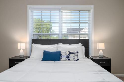 Corporate Housing by MGM in Oak Creek, USA