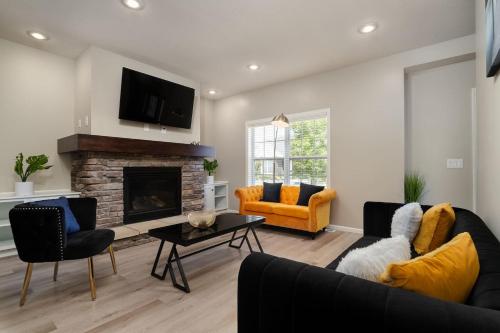 Corporate Housing by MGM in Oak Creek, USA