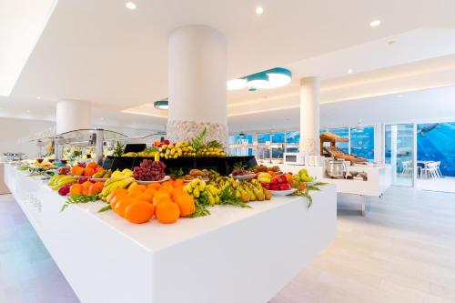 HOVIMA La Pinta Beachfront Family Hotel - image 2