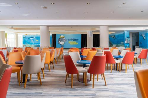 HOVIMA La Pinta Beachfront Family Hotel - image 3