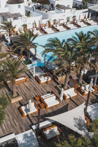 المنظر الخارجي, منتجع وسبا نيكي بيتش سانتوريني (Nikki Beach Resort & Spa Santorini) in مونوليثوس