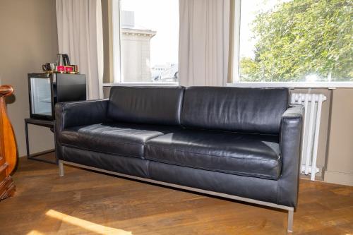 Hrafninn Guesthouse - image 13