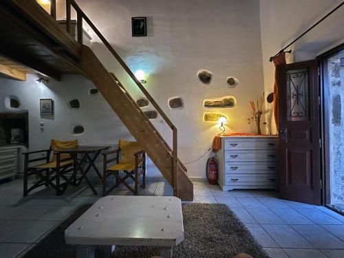 Porfyrousa Traditional Hotel - image 10