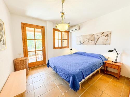 Three-Bedroom Apartment image 5