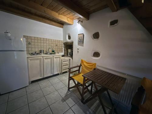 Porfyrousa Traditional Hotel - main image