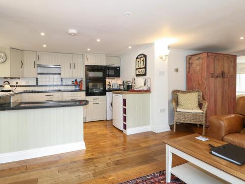 Woodend Annexe - image 11