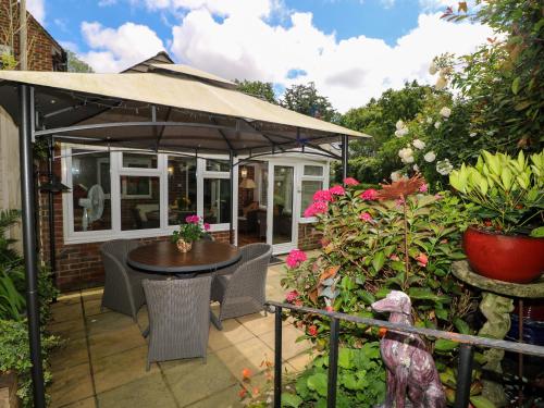 Vista exterior, Woodend Annexe in Arundel