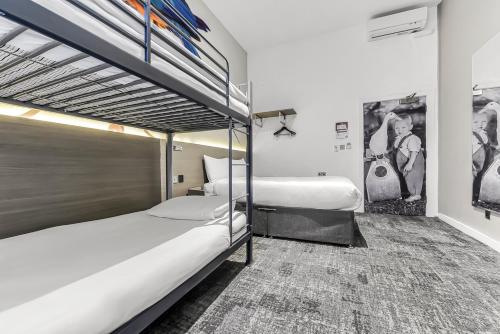 ibis Styles London Kensington - image 12