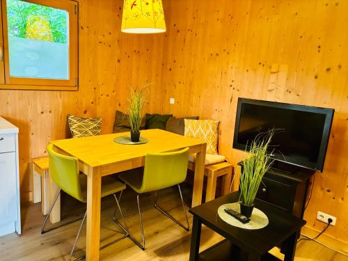 Stella's Holzchalet in Seekirchen Am Wallersee