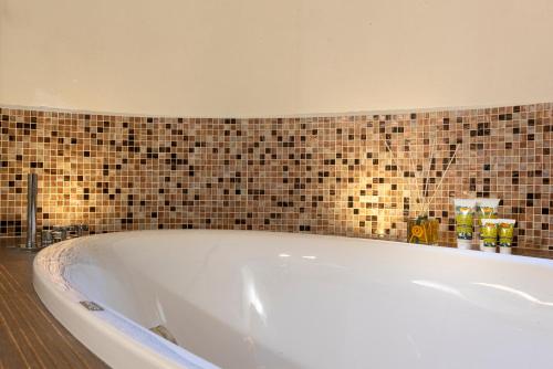 Boutique Hotel Torre Di Cala Piccola - image 2