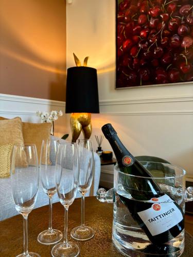 La Petite Maison de Giverny - Privatisation Gîte de charme 5 étoiles au cœur du village - 3 Chambres (La Petite Maison de Giverny - Privatisation Gite de charme 5 etoiles au cœur du village - Maison 3 C) in Giverny