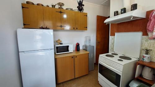 Létesítmények, Nadina's house in Dhilesi