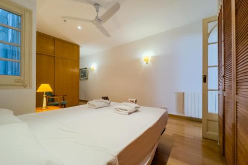 Two-Bedroom Deluxe Apartment image 10