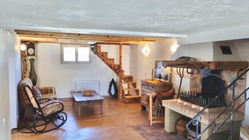 Maison de campagne dans le parc régional du Verdon - Bastide 140m2 et Bastidon 85m2 (Maison de campagne dans le parc regional du Verdon - Bastide 140m2 et Bastidon 85m2) in ลา มาร์ตร