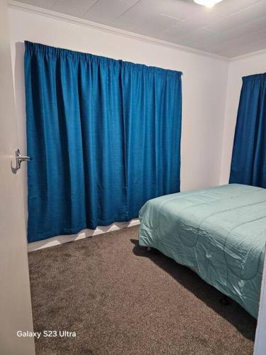 Hamilton two-bedroom unit A - Tap to explore photos