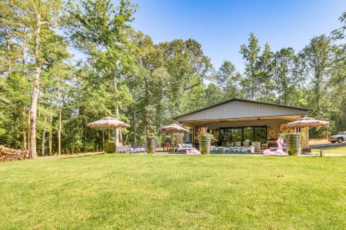 Lake Murray Paradise w/ Shared Pool & Hot Tub! in Batesburg-Leesville (SC)