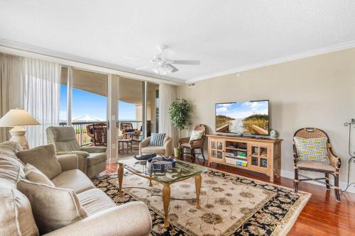 Beachfront Getaway Luxurious 3BR with Ocean Views in Pawleys Island, USA