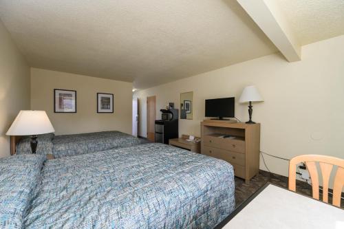 2 queen beds