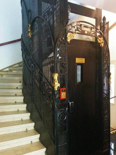 Carlton Boutique Hotel - NEW OPENING - image 4