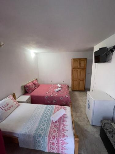 One-Bedroom Apartment image 8