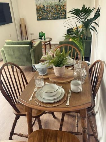 Living Like a Local at Dotties Living Like a Local at Dotties