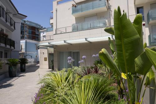 Marina Suite Apartments 5