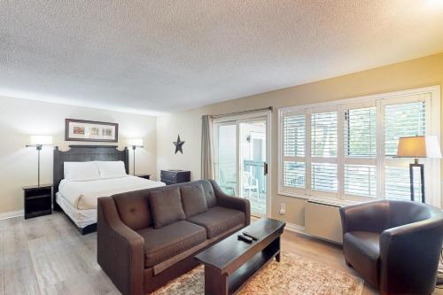 Condo 206 at North Creek Resort, Blue Mountains