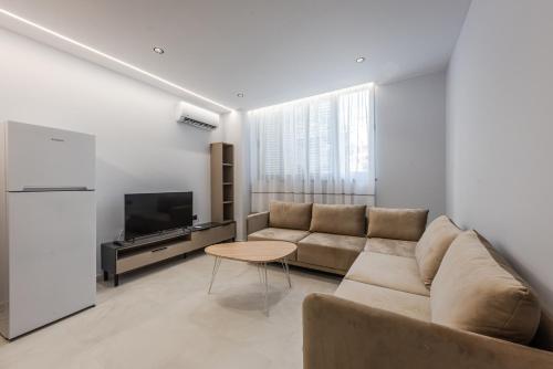 One-Bedroom Apartment image 5