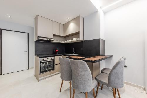 One-Bedroom Apartment image 2