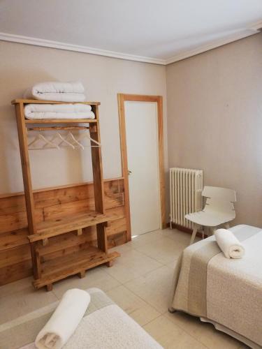 2 twin beds