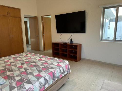 Residencia familiar Flor de loto in Texcalpan, Mexico