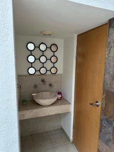Residencia familiar Flor de loto in Texcalpan, Mexico