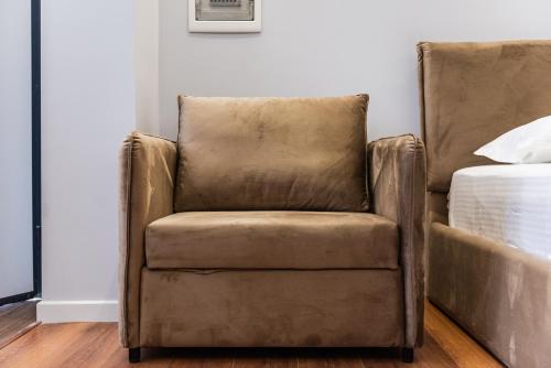 One-Bedroom Apartment image 9