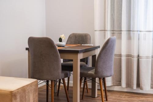 One-Bedroom Apartment image 8