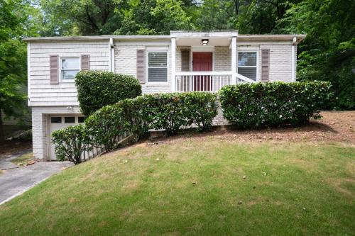 Red Mountain Retreat 3BR,Large Deck,Families in Birmingham, USA