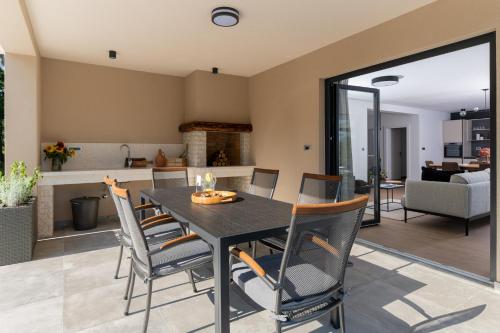 المرافق, Villa Photinia in Becici