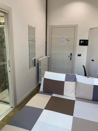 DROOMS 4,0 domotic smart self 24h,7 vicino treni Porta Susa e Centro Storico, Turín (fotografie 9)