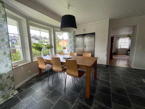 Villa med vidunderlig utsikt in Orrviken