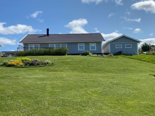 Villa med vidunderlig utsikt in Orrviken