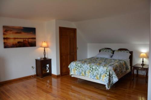 A charm Cape house centrally located close to everything that Cape code offers A charm Cape house centrally located close to everything that Cape code offers