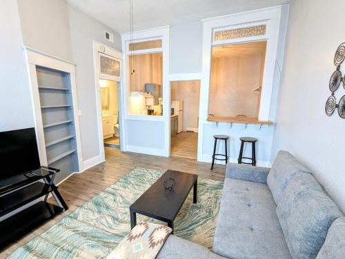Private Apartments and Sleeping Rooms Near Marathon, Hershey in Robinson, USA
